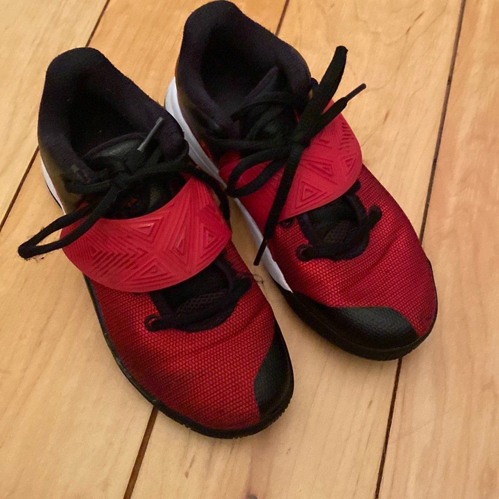 Nike Kids Kyrie Flytrap Iii (ps) Causal Basketball Shoes
